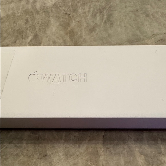 Apple Watch Series 8 GPS + Cellular Stainless Steel Case Gold 41mm Milanese Loop - Picture 11 of 12